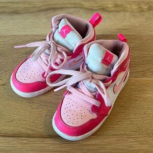 Nike pink high tops, toddler, size 8c. Lightly worn.